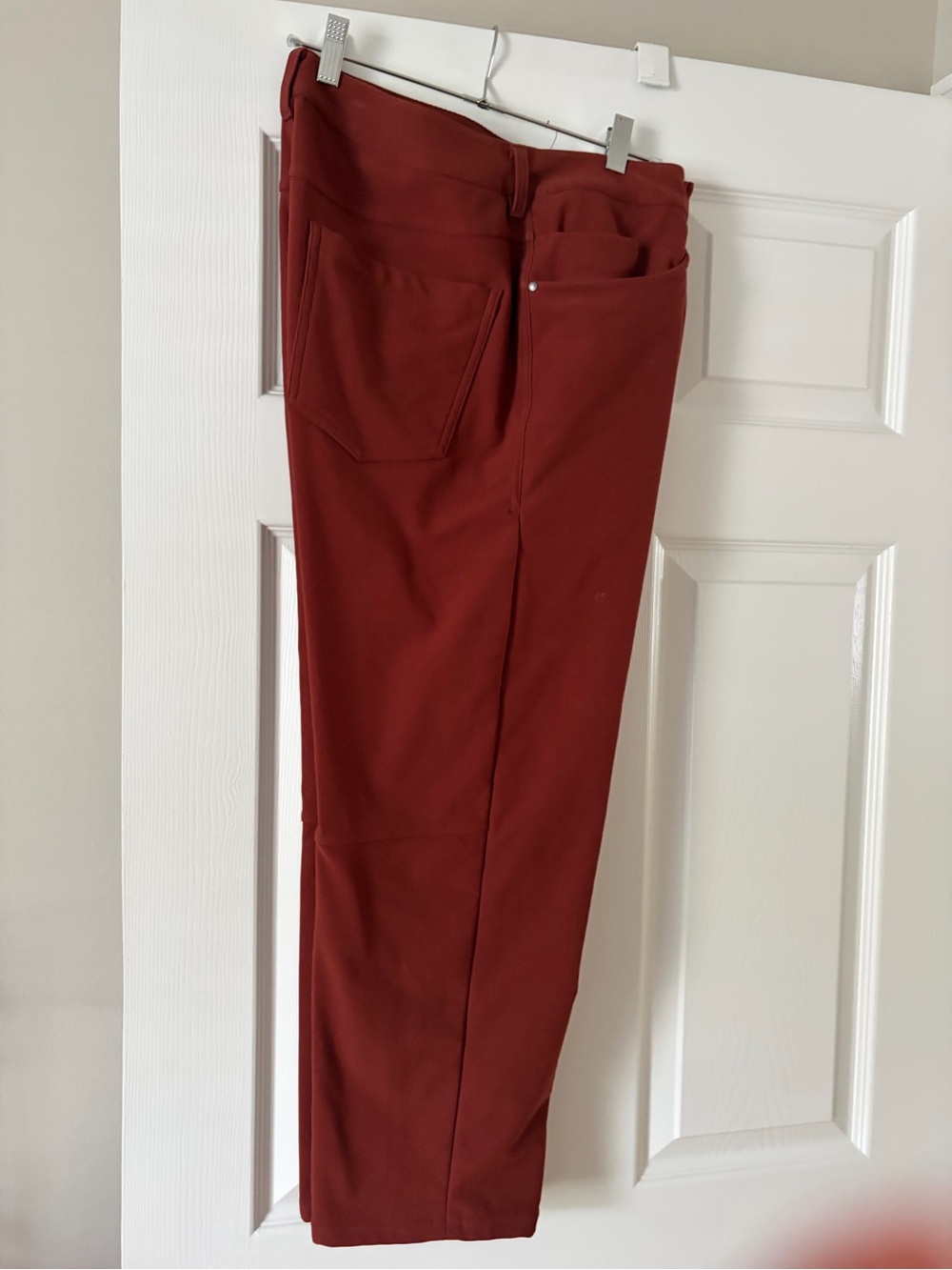 lululemon athletica Men's Chinos in Rust Red